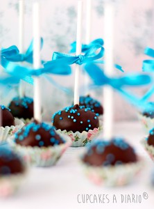 Receta Blue velvet cake pops de los que no puedes parar de comer…
