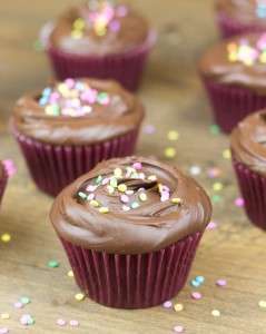 Receta Los cupcakes de chocolate. Sí. LOS CUPCAKES (con mayúsculas) y… mi blog cumple 3 añitos!!!