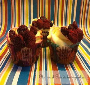 Receta Cupcakes de Frutas del bosque con buttercream de chocolate blanco