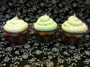 Receta Cupcakes de Vainilla con chips de chocolate blanco y frosting de chocolate blanco