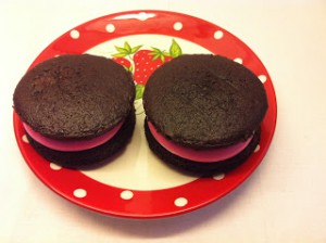 Receta Whoopie pies de chocolate y fluff de frambuesa + tarta "One Direction"