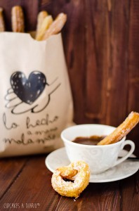 Receta Churros con chocolate, porque los días oscuros puede «encenderse» la luz.