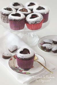 Receta Cupcakes de chocolate con corazón de fresa