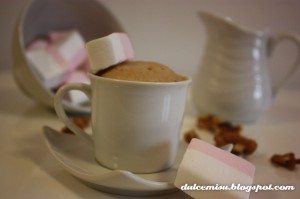 Receta Muffin de nueces con nubes a la taza en el microondas